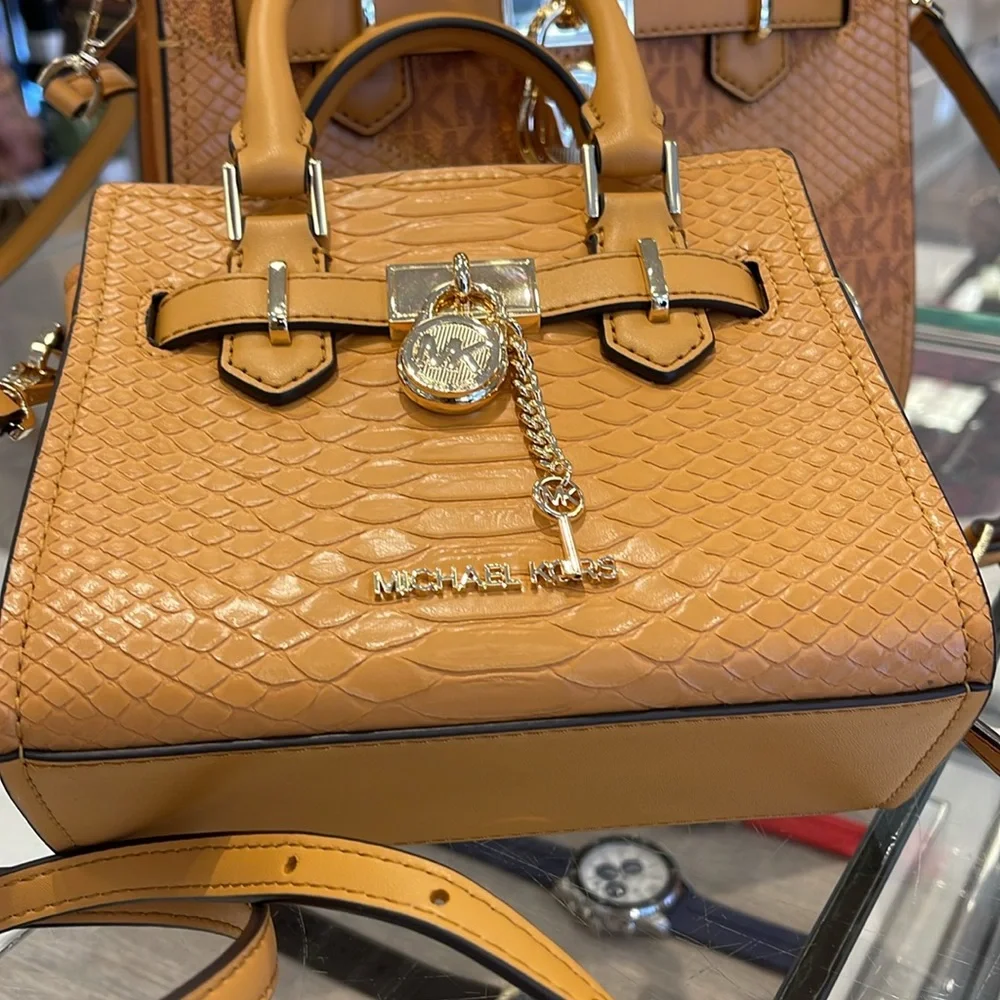Michael Kors Hamilton XS Satchel Handbag Xbody Crossbody Leather Cider
NWT - Picture 10 of 16